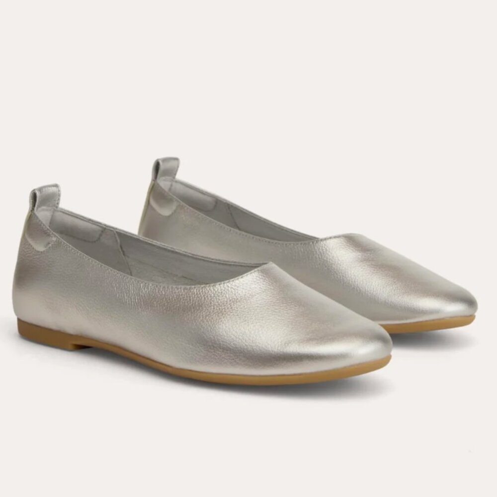 Everlane Day Glove Flat in Silver